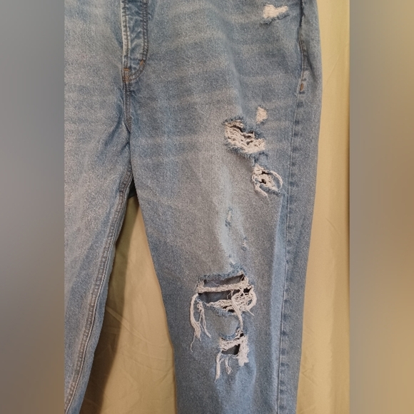 An Old Navy Extra High Rise Sky Hi Straight Blue Jeans - Picture 3 of 13